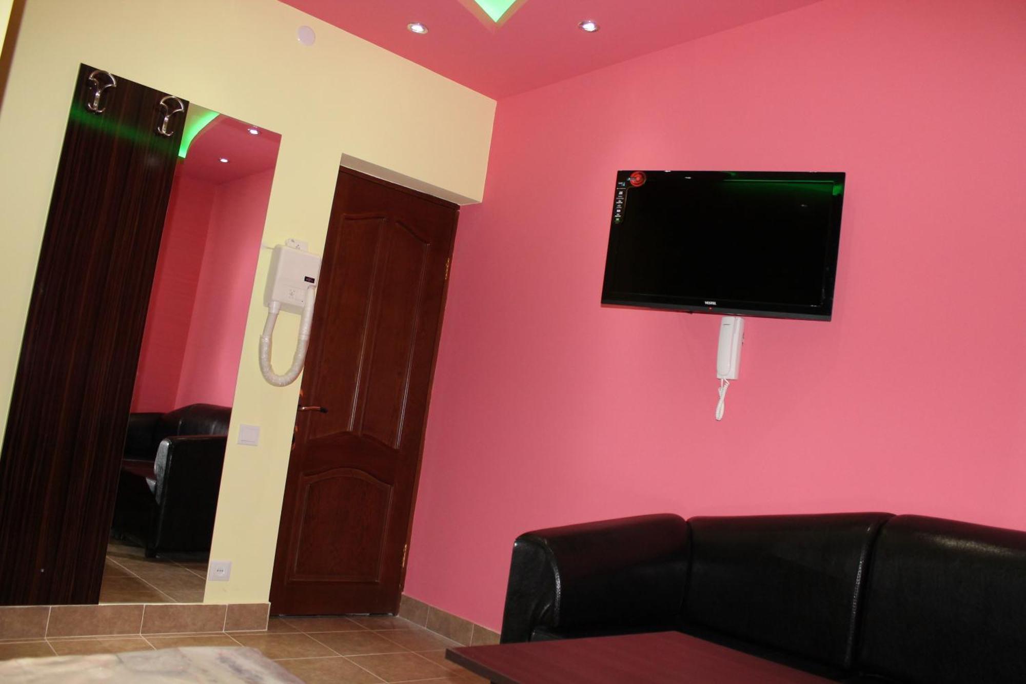 Princ Plaza Hotel Erévan Extérieur photo