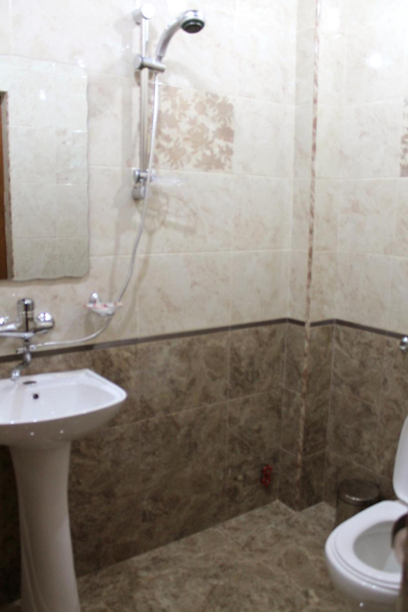 Princ Plaza Hotel Erévan Extérieur photo