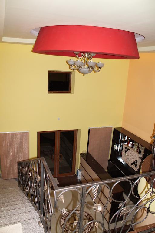 Princ Plaza Hotel Erévan Extérieur photo